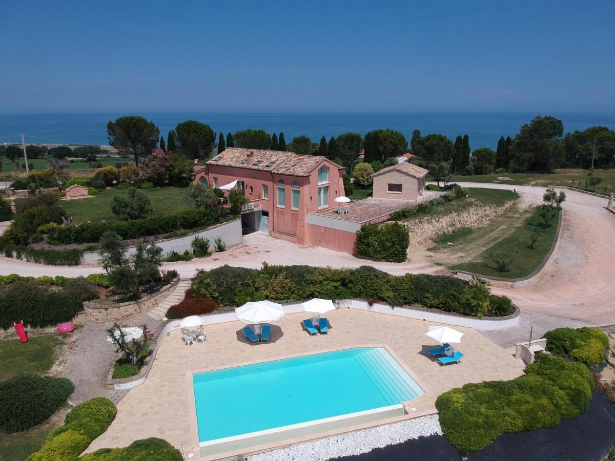 Nontiscordardime B&B Villa Agriturismo Civitanova Marche Kültér fotó