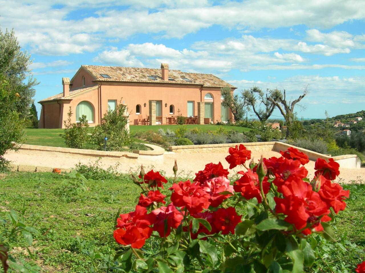 Nontiscordardime B&B Villa Agriturismo Civitanova Marche Kültér fotó