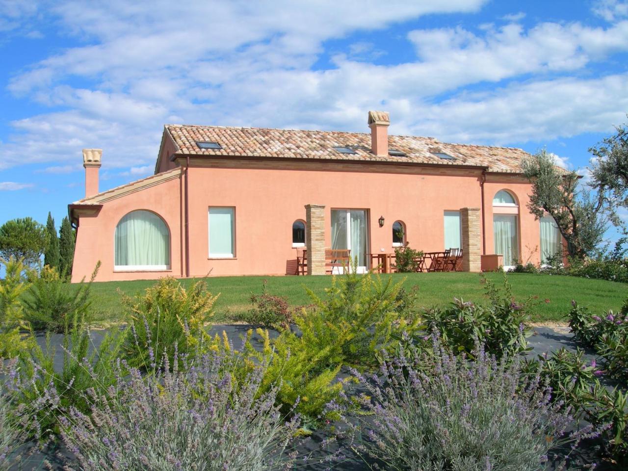 Nontiscordardime B&B Villa Agriturismo Civitanova Marche Kültér fotó